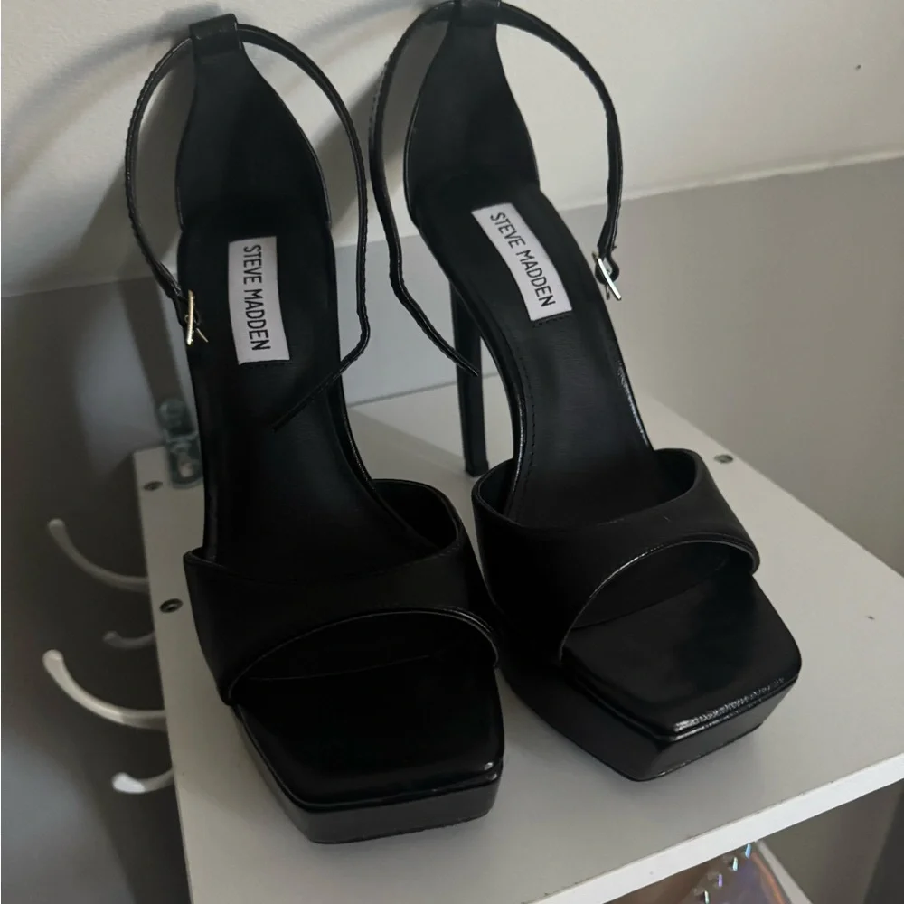 Steve Madden Black Strappy Heels - Picture 3 of 4